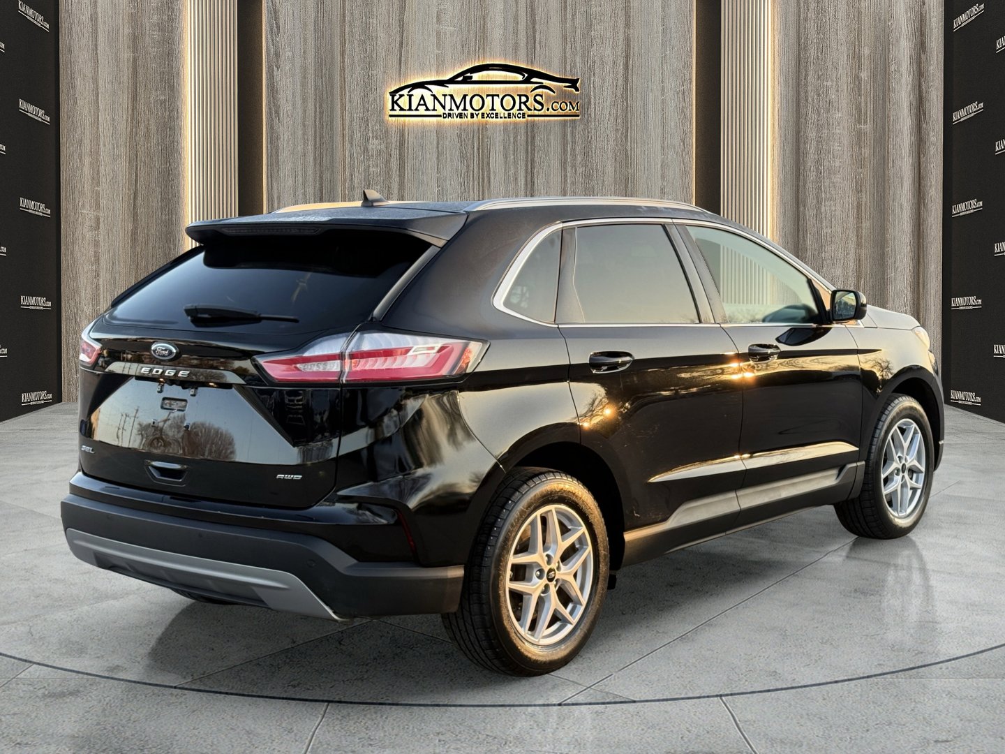Used 2023 Ford Edge SEL w/ Convenience Package image 7
