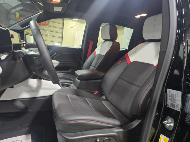 Used 2025 GMC Canyon AT4 w/ AT4X Package AWD/4WD image 6