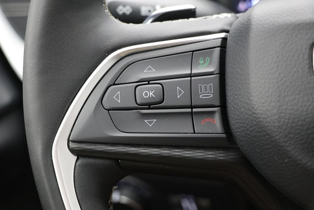 Used 2025 Jeep Grand Cherokee Altitude AWD/4WD image 18