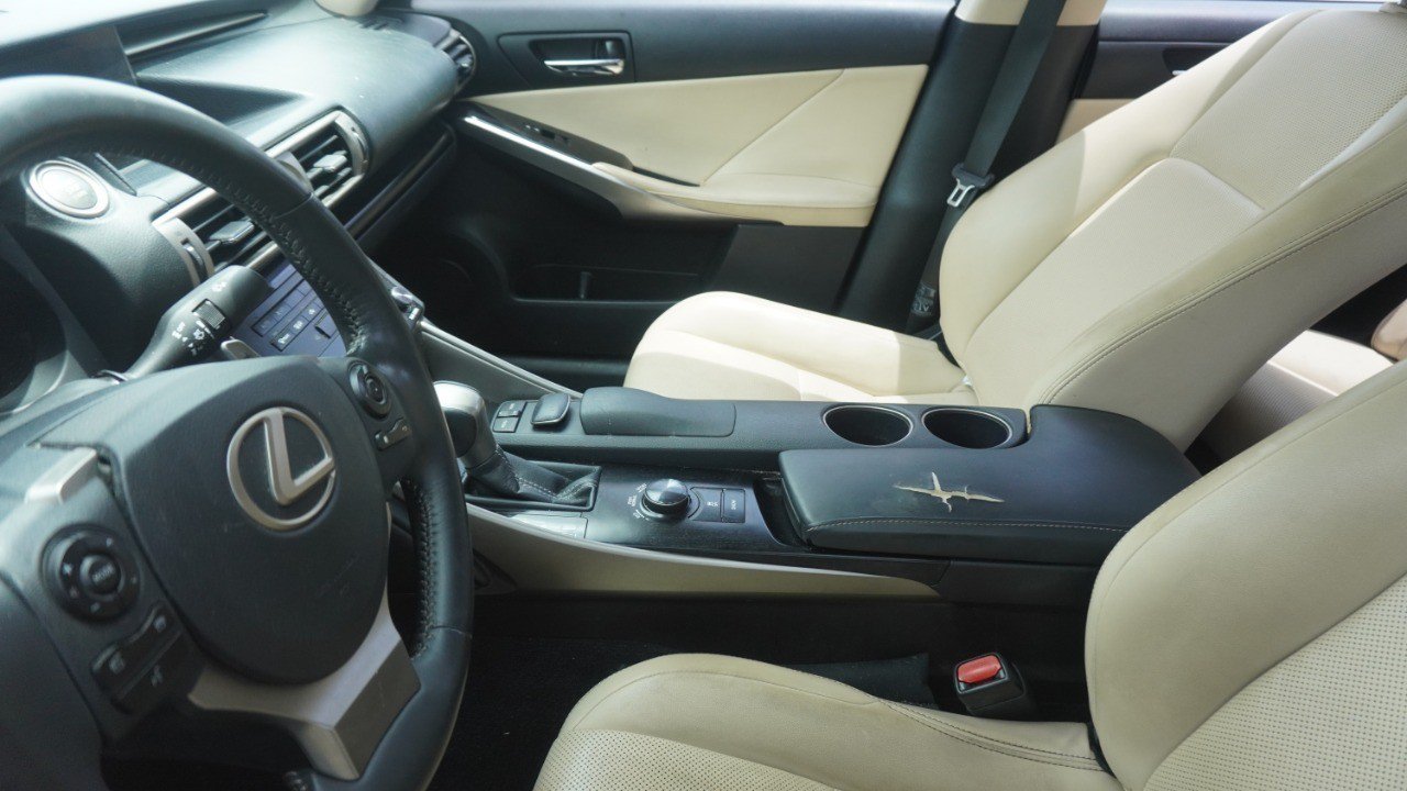 Used 2014 Lexus IS 250 w/ Navigation Package RWD image 8