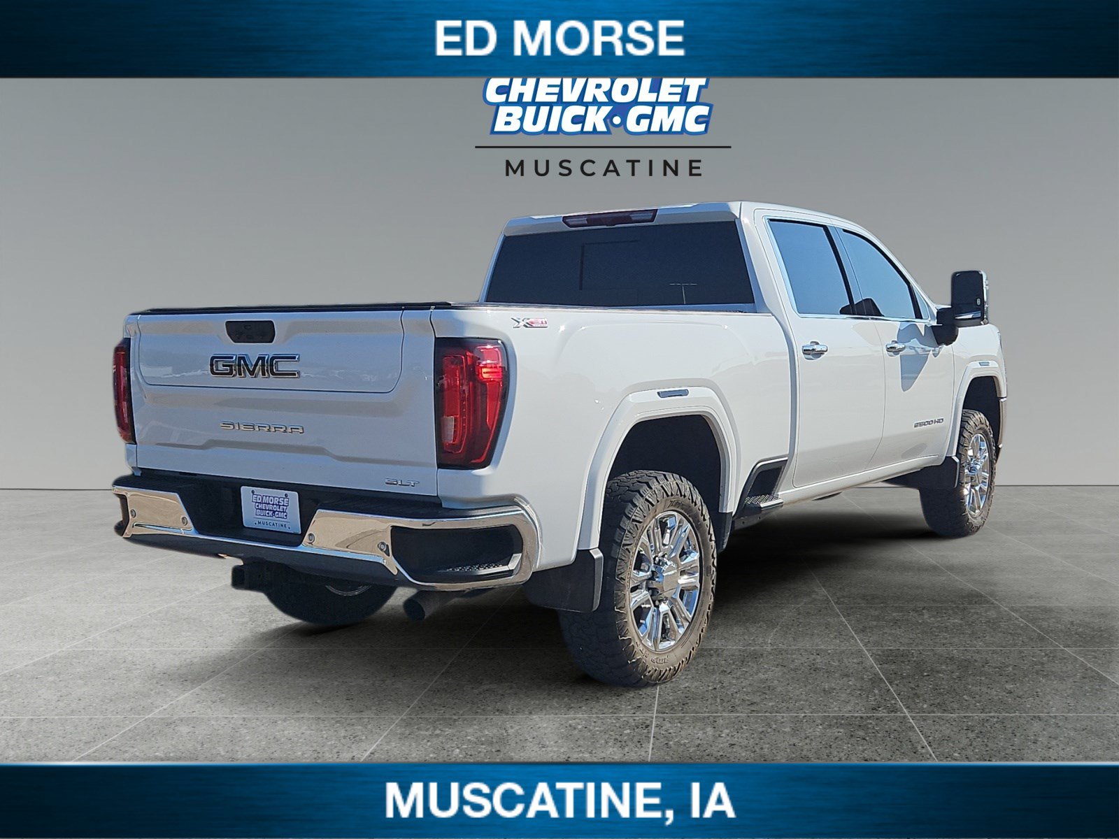Used 2022 GMC Sierra 2500 SLT w/ SLT Preferred Package AWD/4WD image 5