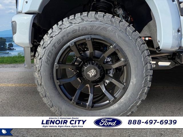 New 2026 Ford F250 Lariat w/ Black Appearance Package image 9