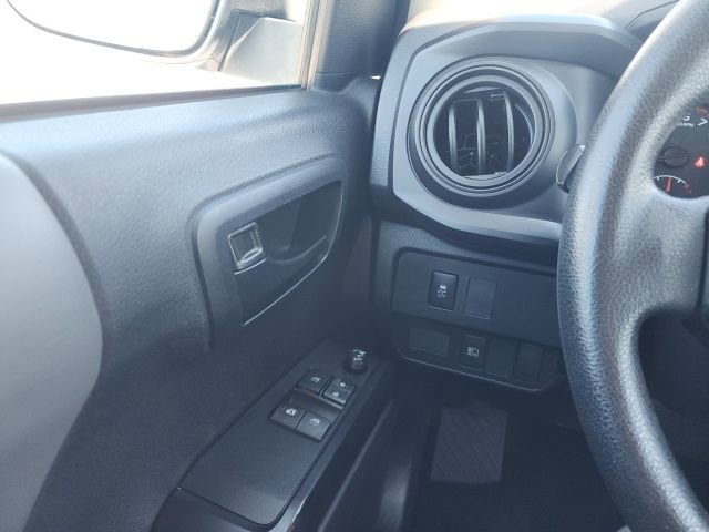 Used 2022 Toyota Tacoma SR image 32