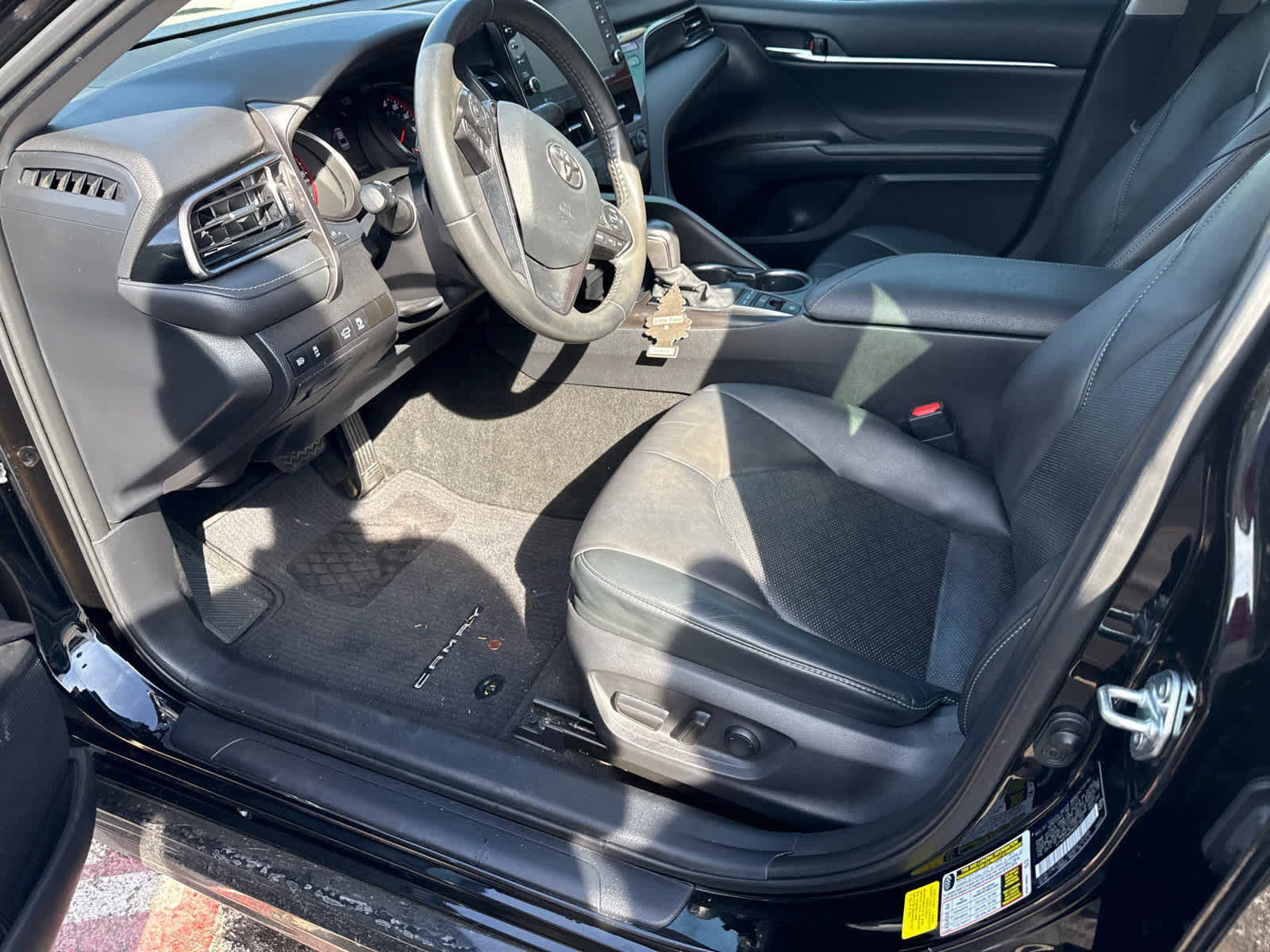 Used 2022 Toyota Camry XSE image 6