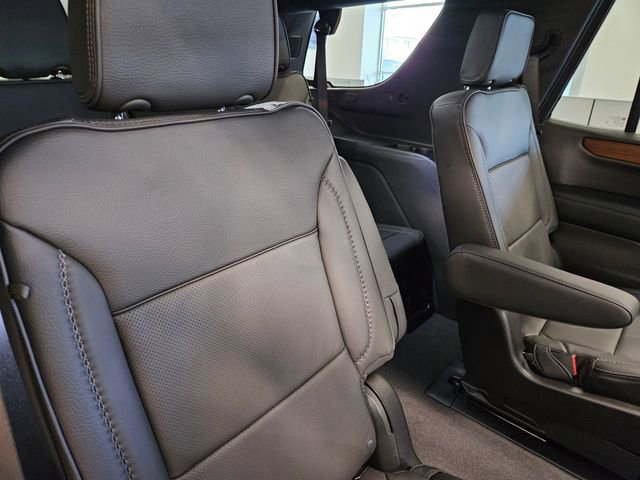 New 2026 GMC Yukon Denali w/ Denali Reserve Package AWD/4WD image 13