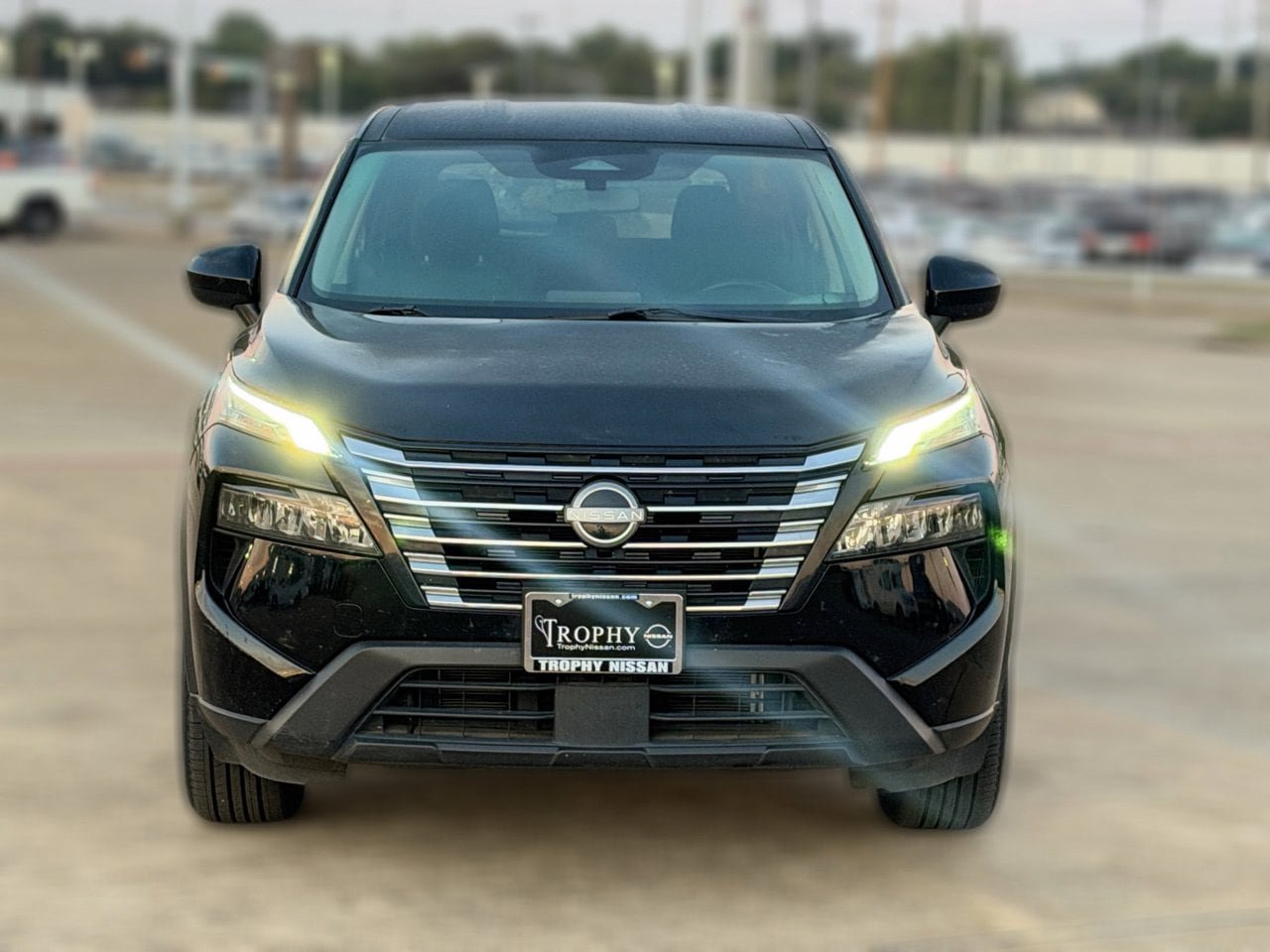 Certified 2025 Nissan Rogue SV FWD image 3