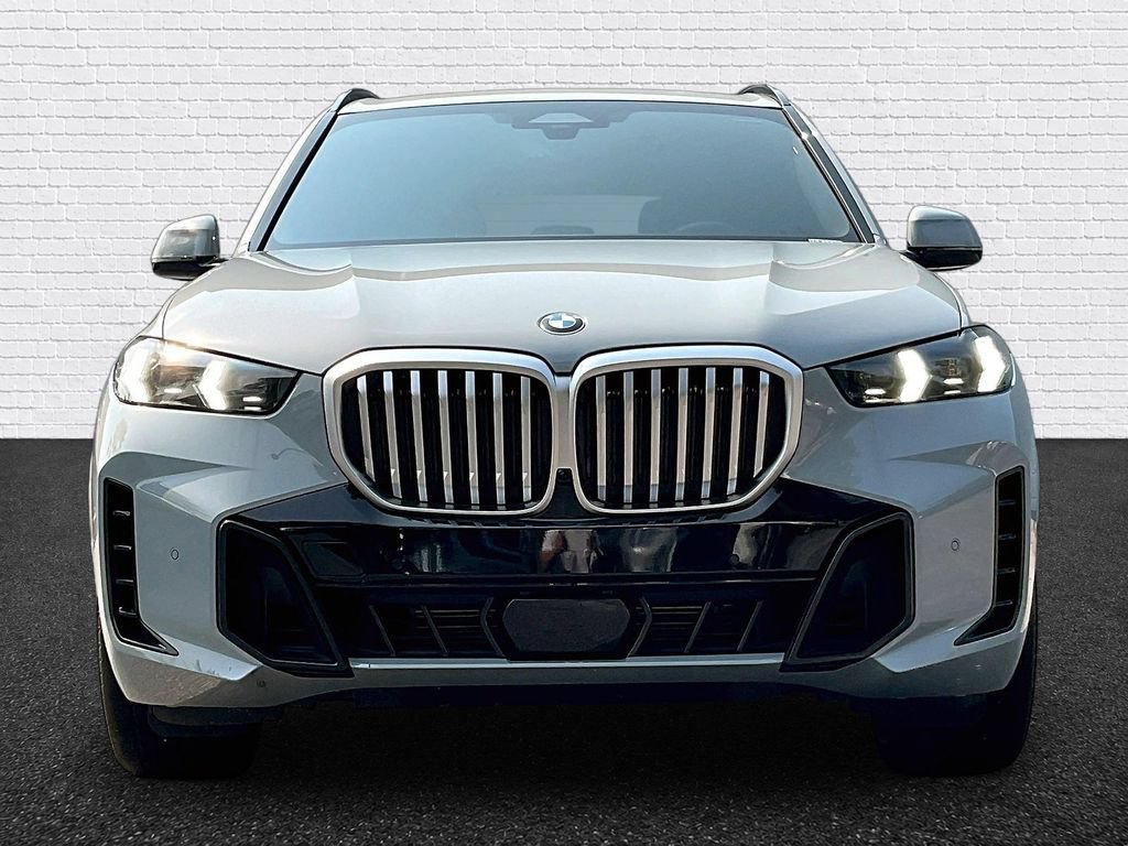 Used 2024 BMW X5 xDrive40i w/ M Sport Package AWD/4WD image 2