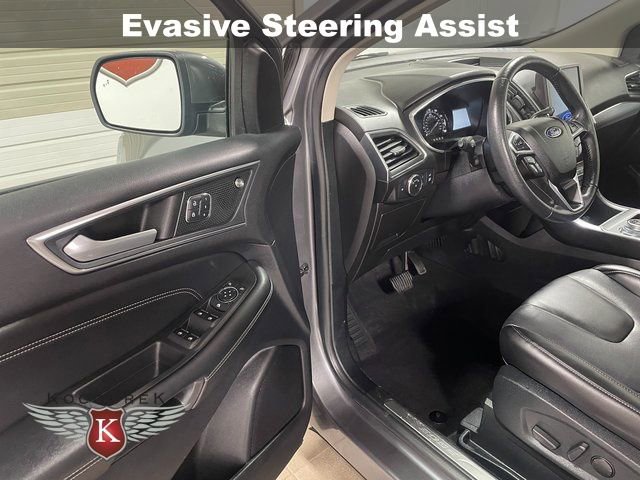 Used 2021 Ford Edge Titanium w/ Cold Weather Package AWD/4WD image 11
