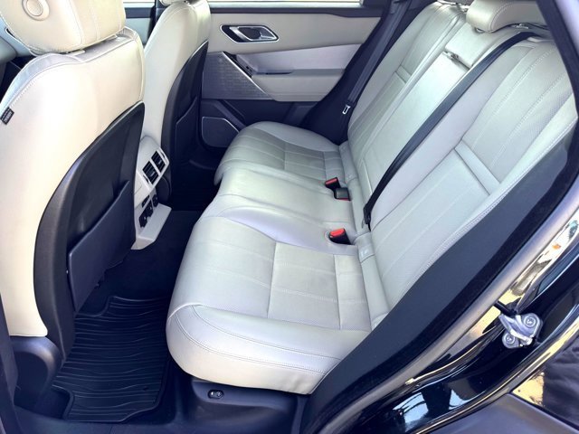 Used 2018 Land Rover Range Rover Velar R-Dynamic SE image 20
