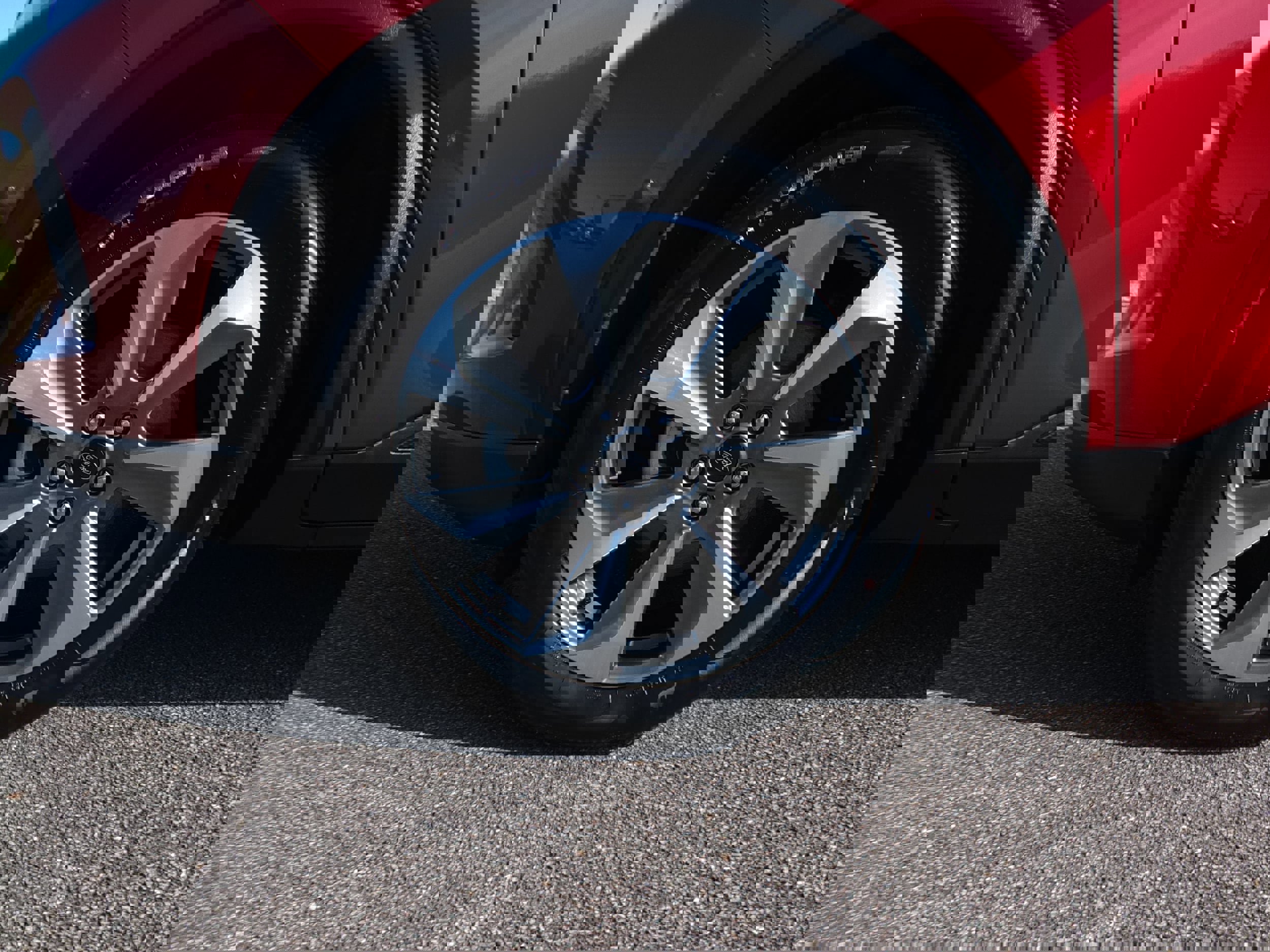 Used 2025 Ford Escape Platinum image 9