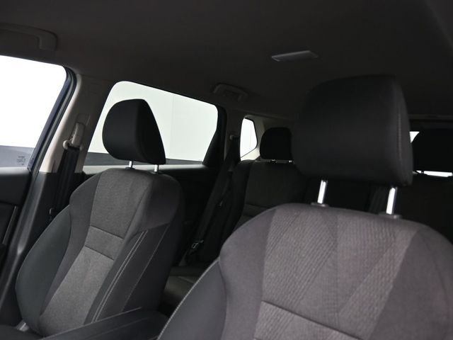 Used 2025 Nissan Rogue SV image 2