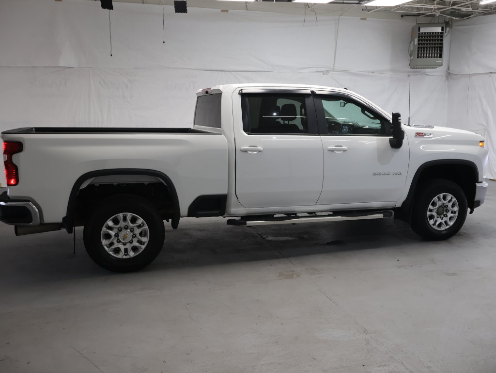 Used 2022 Chevrolet Silverado 3500 LT w/ Convenience Package AWD/4WD image 8