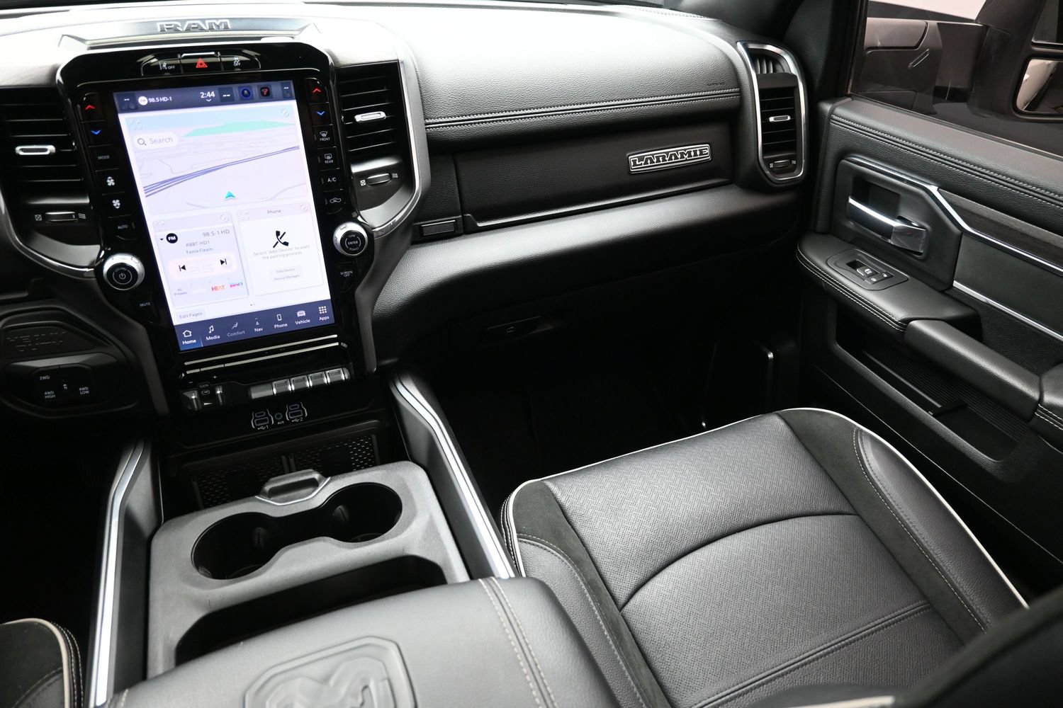 Used 2025 RAM 2500 Laramie w/ Night Edition AWD/4WD image 37