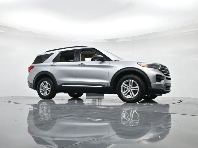 Used 2022 Ford Explorer XLT image 34