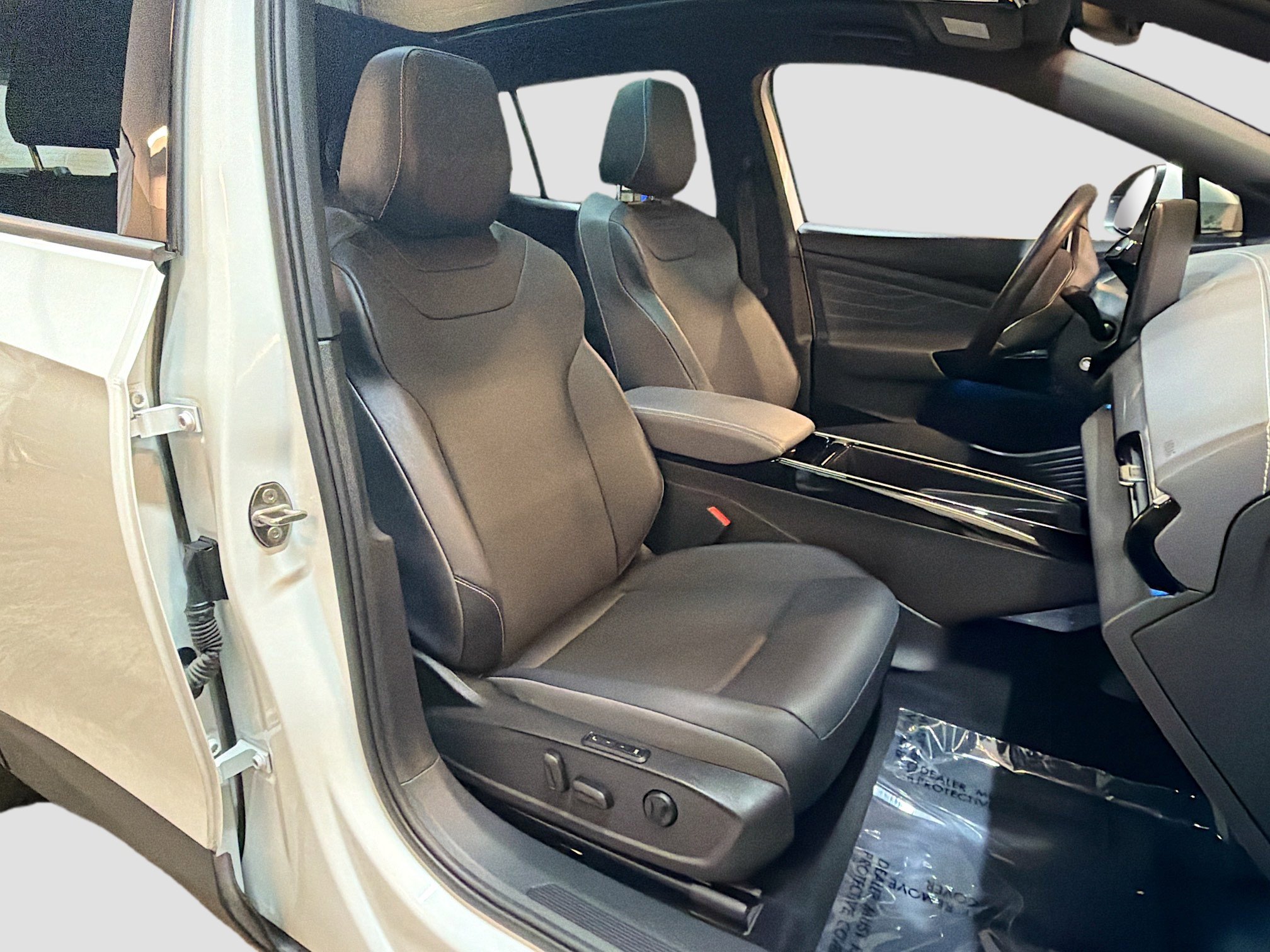 Used 2023 Volkswagen ID.4 Pro S Plus image 32