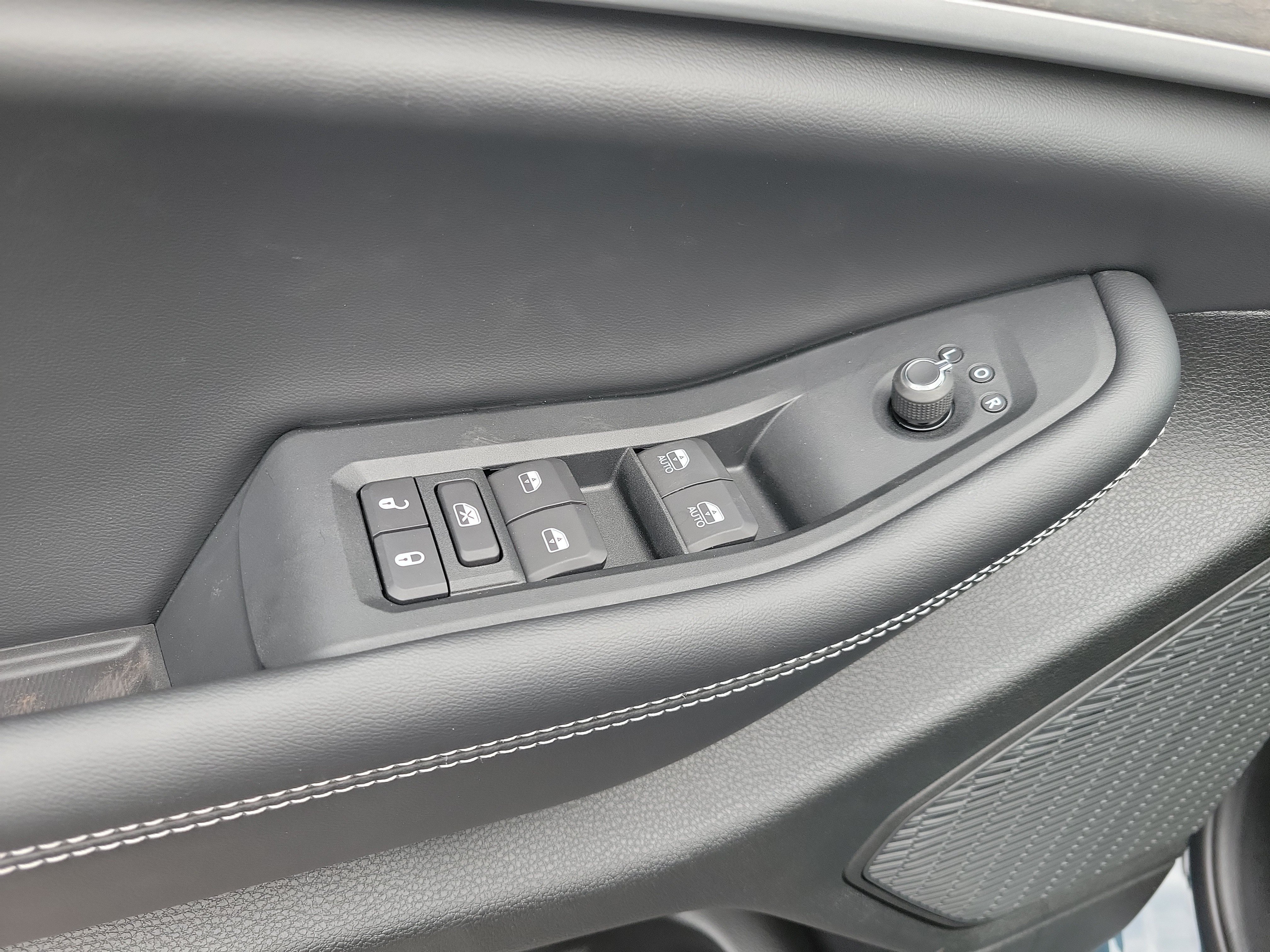 New 2027 Jeep Grand Cherokee L Limited RWD image 14