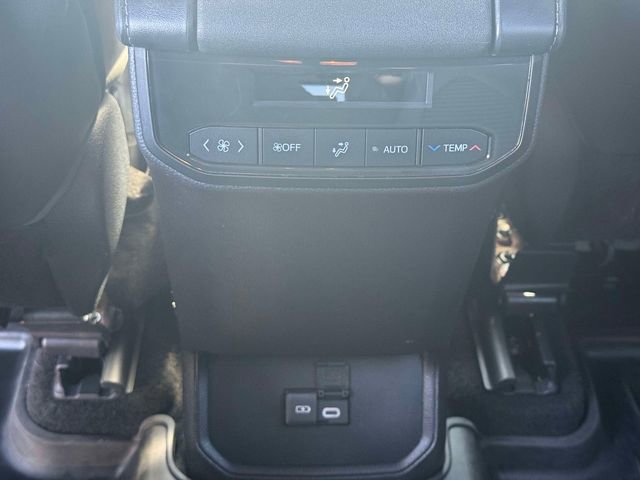 Used 2023 Toyota Highlander XSE AWD/4WD image 17