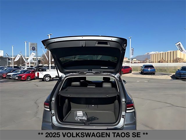 Used 2025 Volkswagen Taos SE image 14