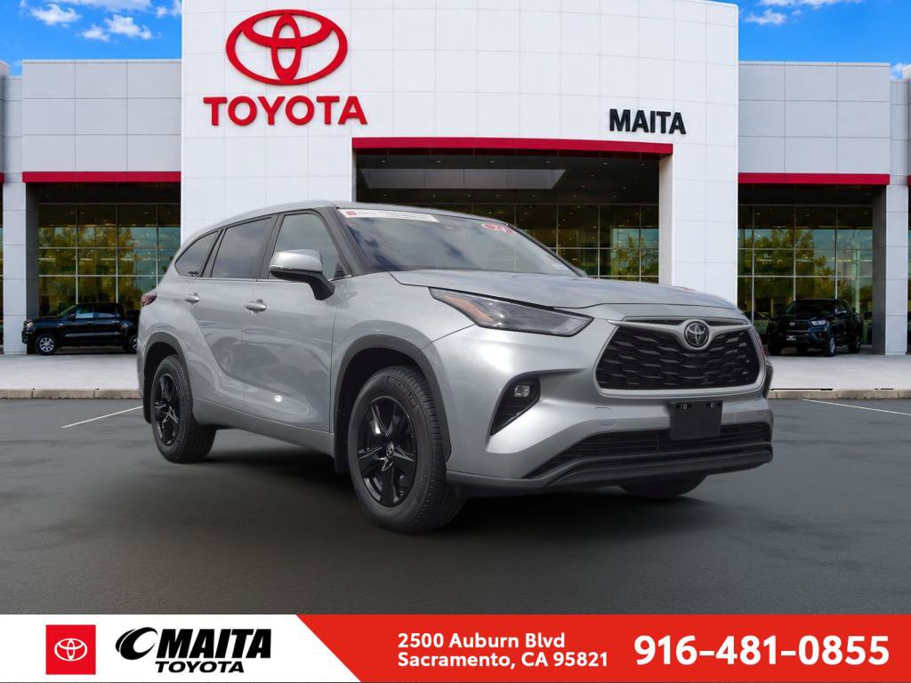 Certified 2024 Toyota Highlander LE AWD/4WD image 1