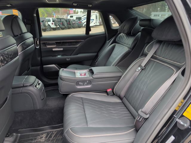 Used 2024 Genesis G90 3.5T image 31