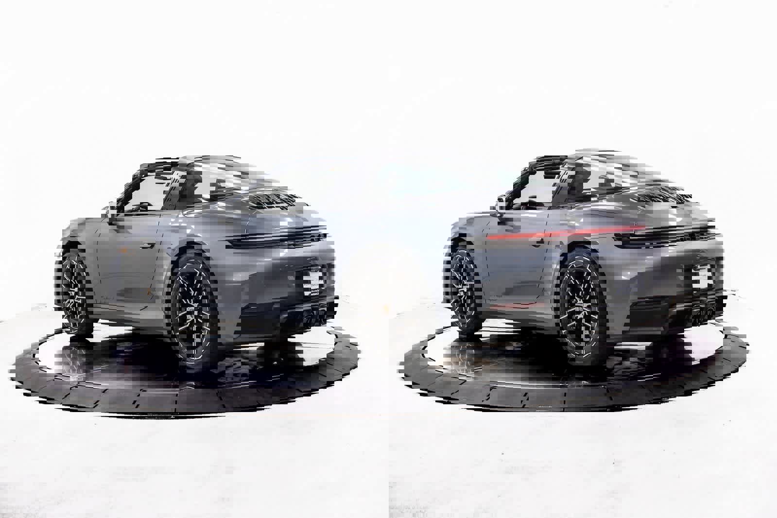 Certified 2025 Porsche 911 Targa 4 GTS image 3