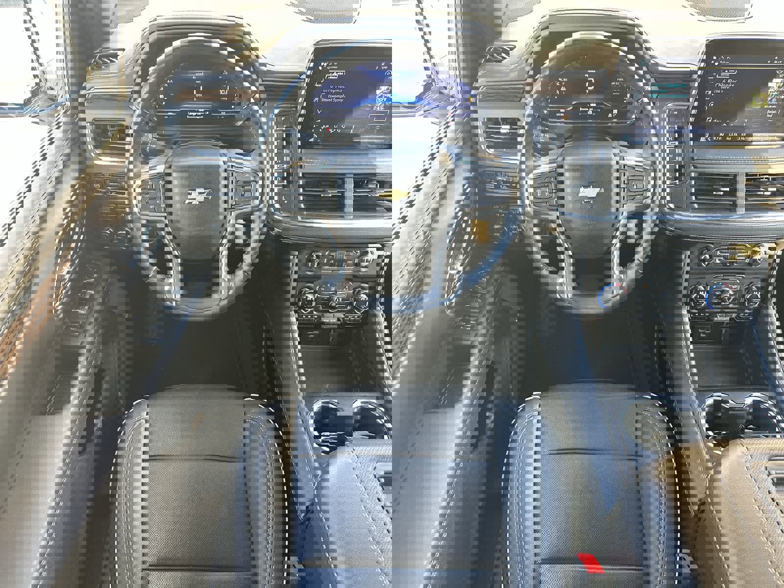 Used 2023 Chevrolet Suburban Premier image 17