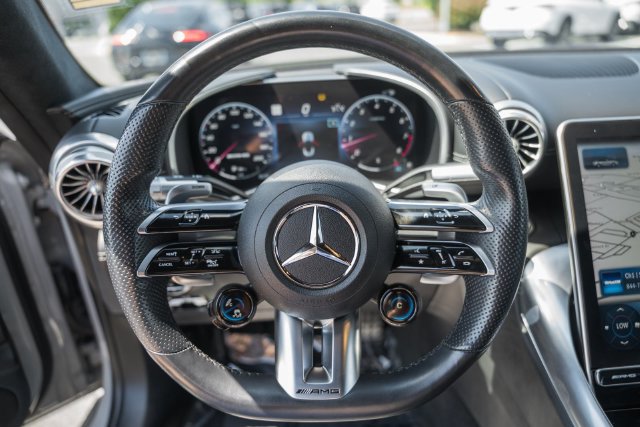 Used 2022 Mercedes-Benz SL 55 AMG 4MATIC w/ Driver Assistance Package image 35