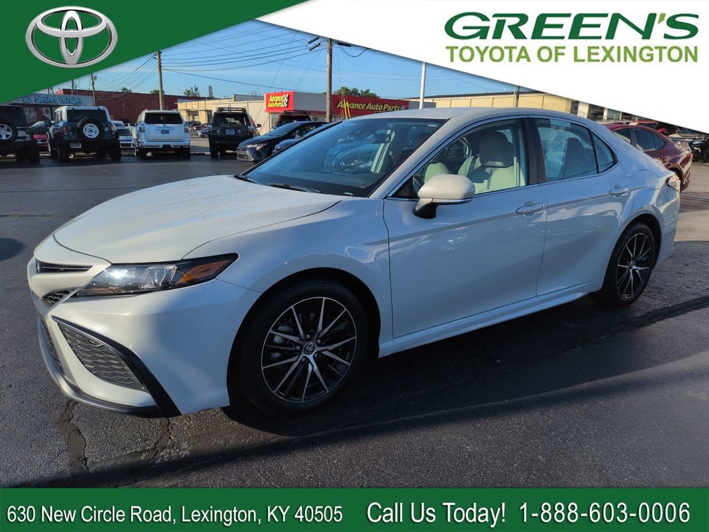 Certified 2024 Toyota Camry SE FWD image 1