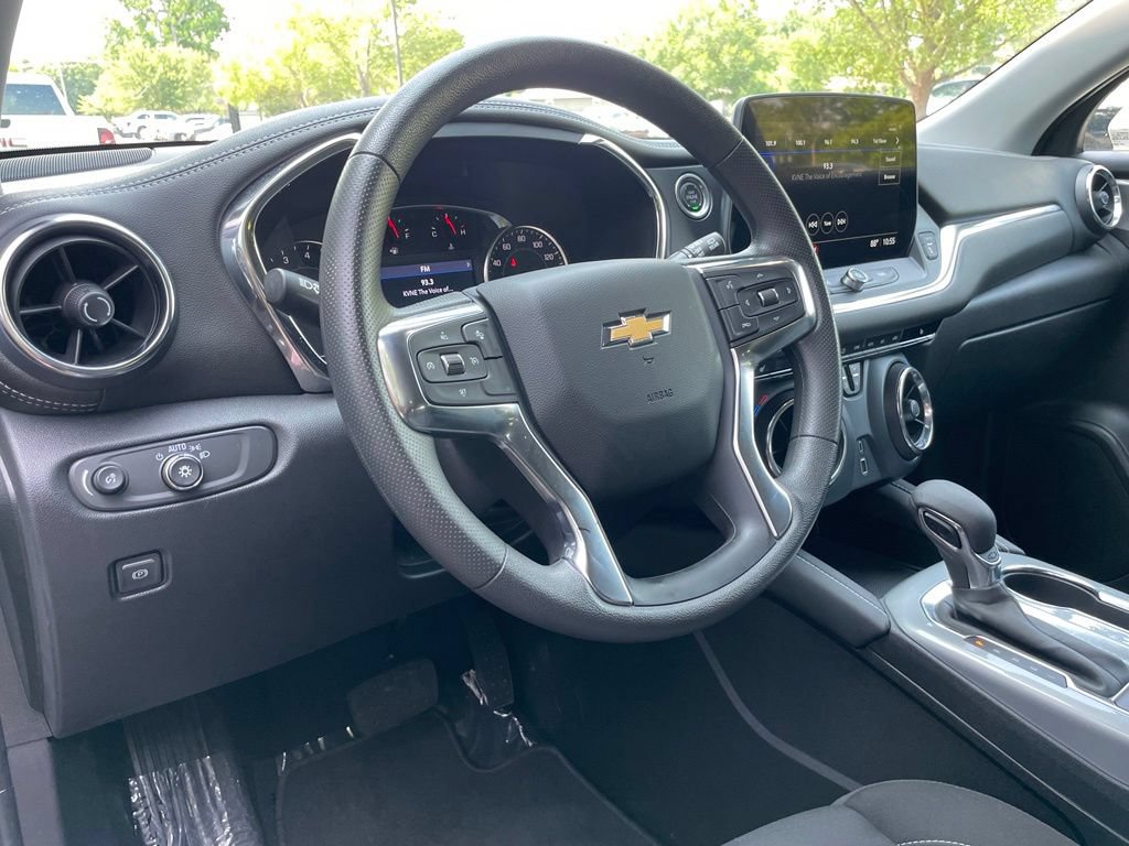Used 2025 Chevrolet Blazer LT FWD image 10