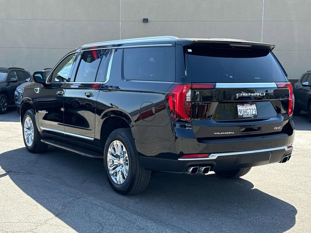 Used 2025 GMC Yukon XL Denali AWD/4WD image 4
