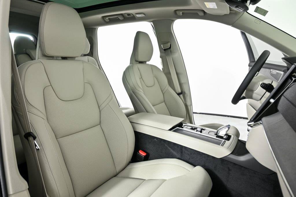 Used 2026 Volvo XC90 B6 Ultra w/ Protection Package AWD/4WD image 26