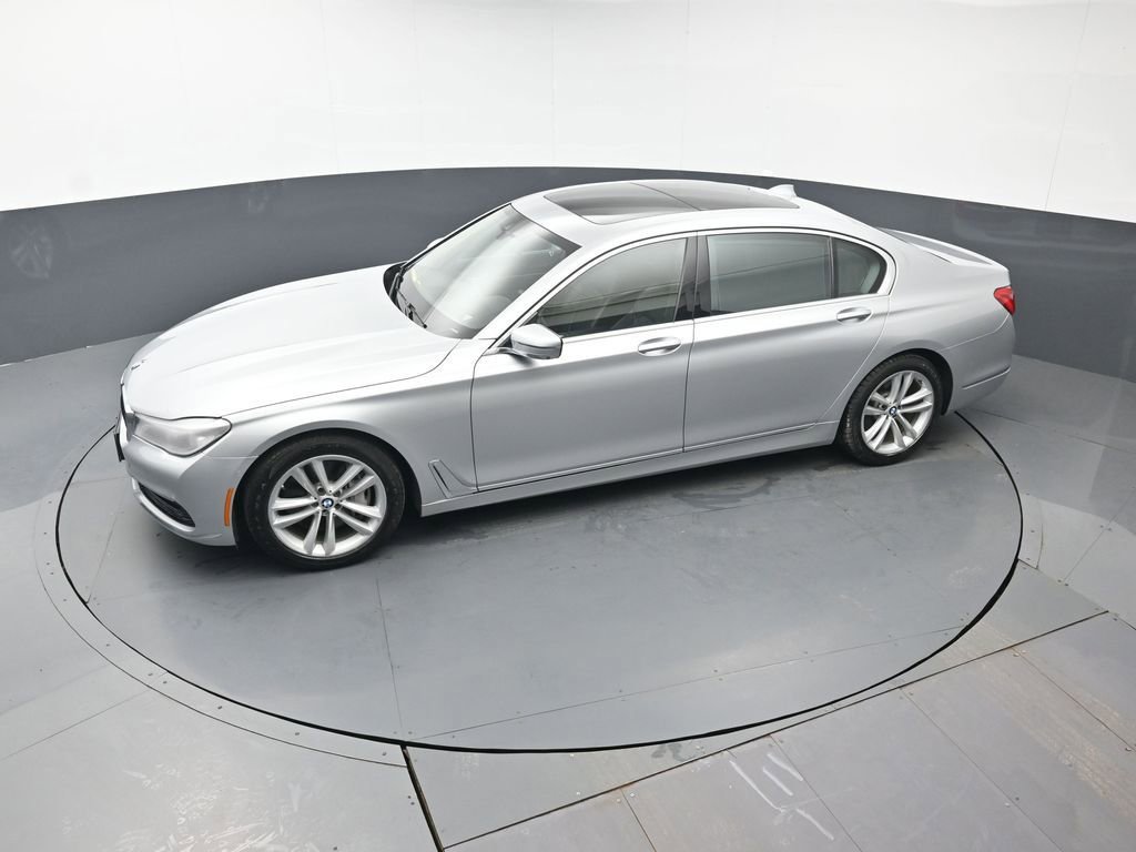 Used 2016 BMW 750i xDrive image 36