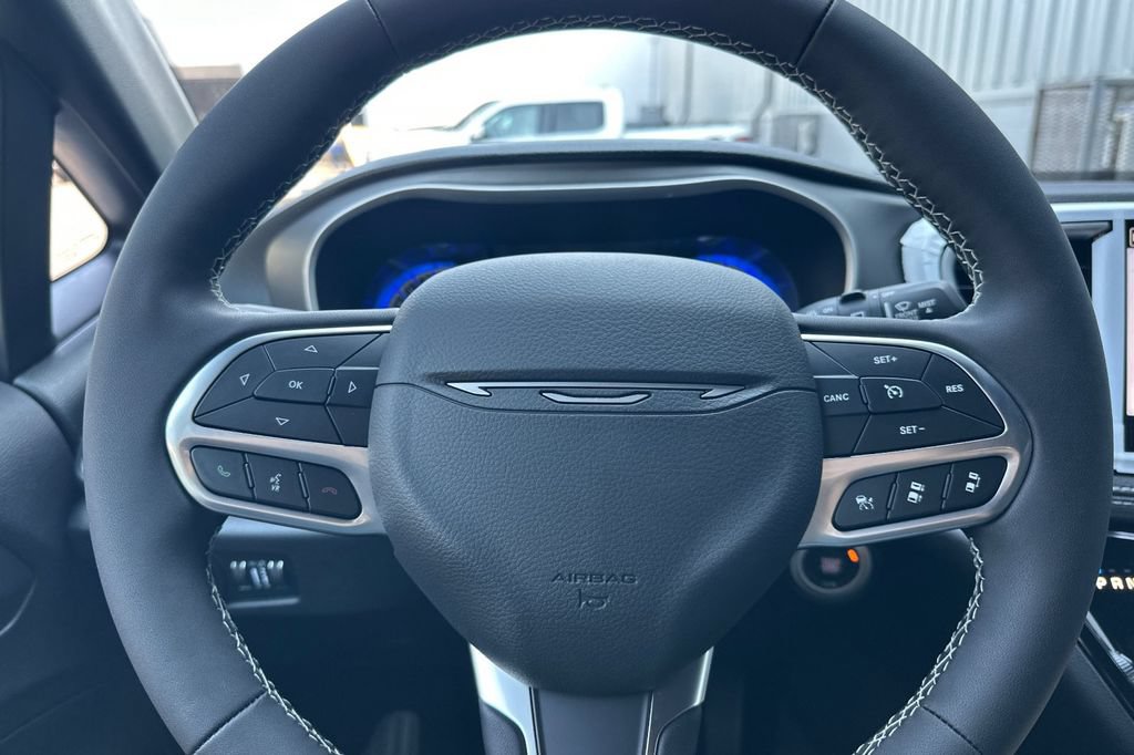 New 2027 Chrysler Pacifica Select FWD image 24
