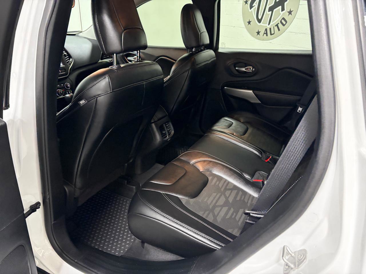 Used 2022 Jeep Cherokee Latitude w/ Trailer Tow Group image 23