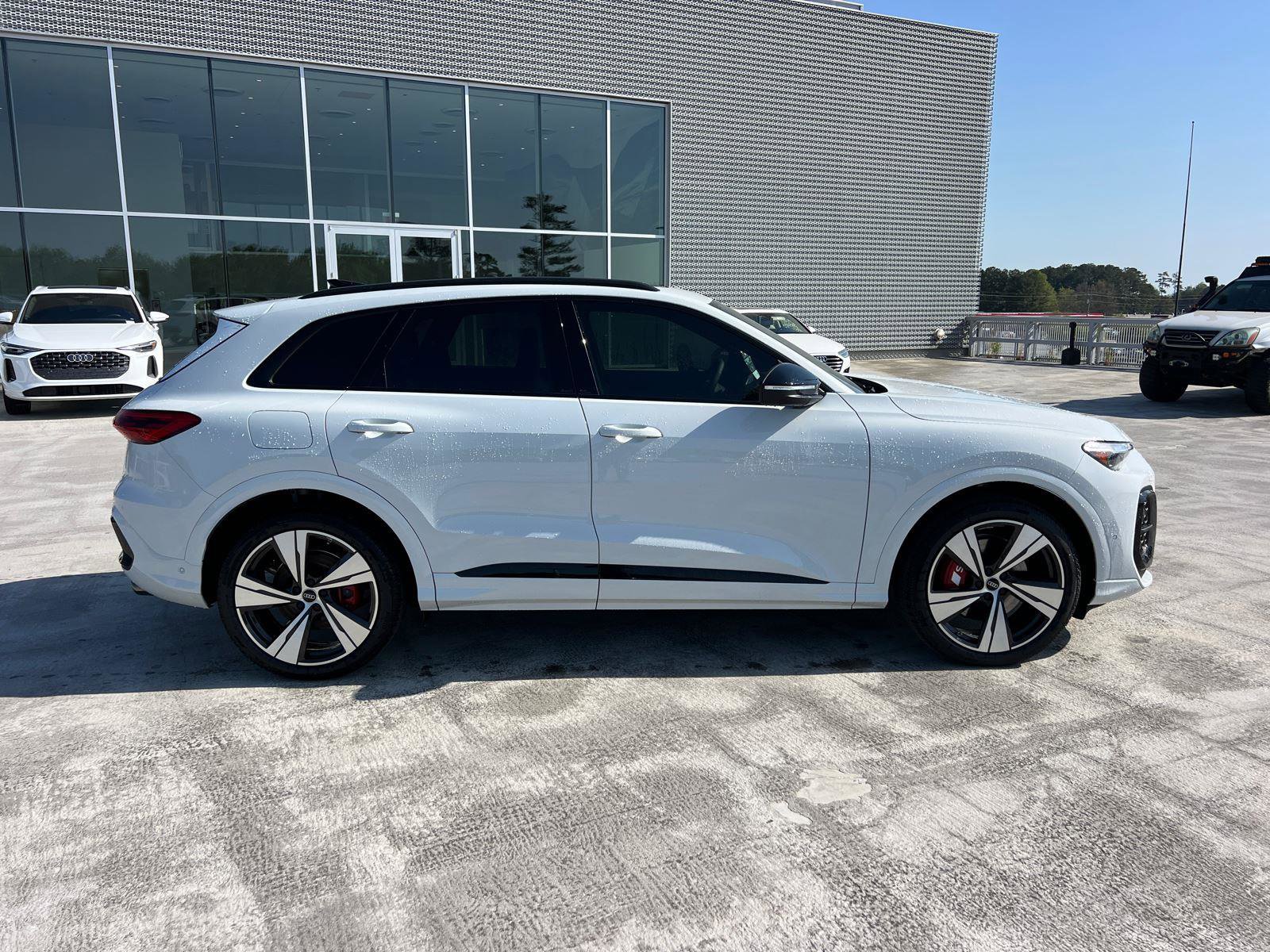 New 2025 Audi SQ5 Premium Plus AWD/4WD image 4