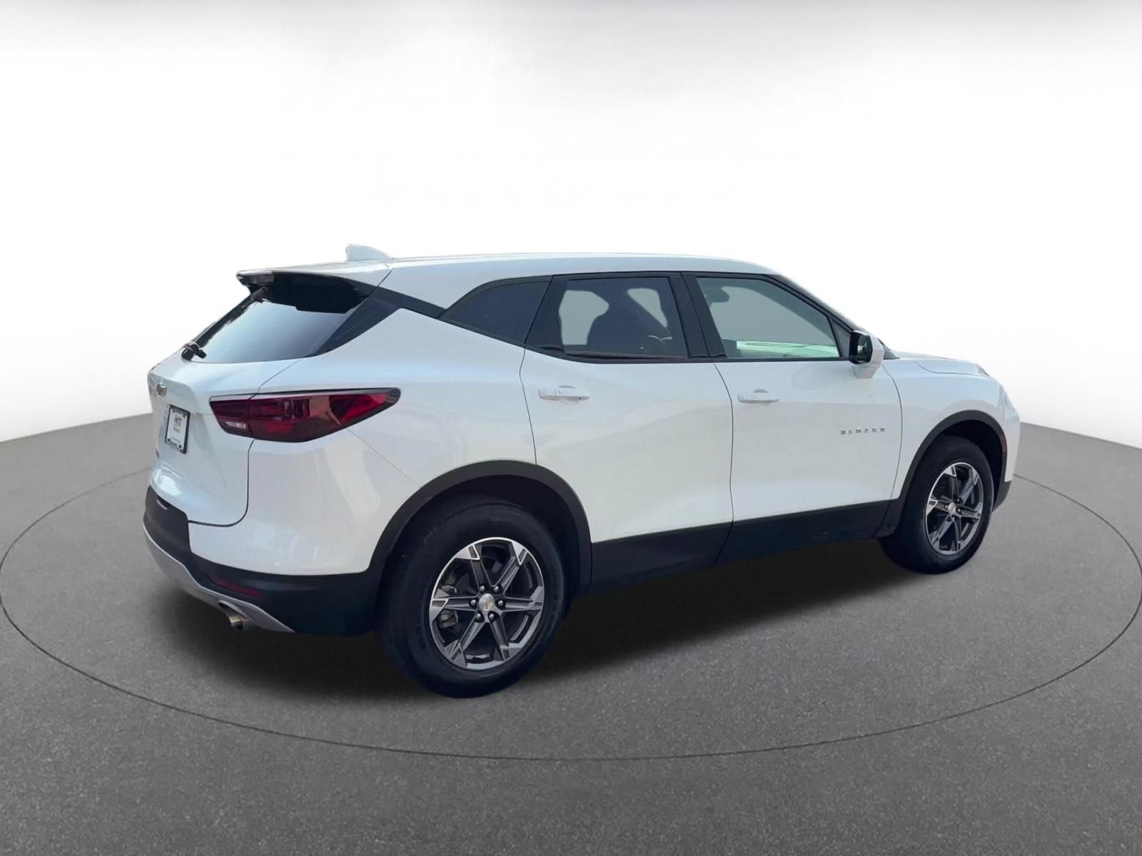 Used 2025 Chevrolet Blazer LT FWD image 14
