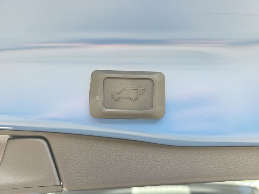 Used 2025 Toyota RAV4 XSE image 40