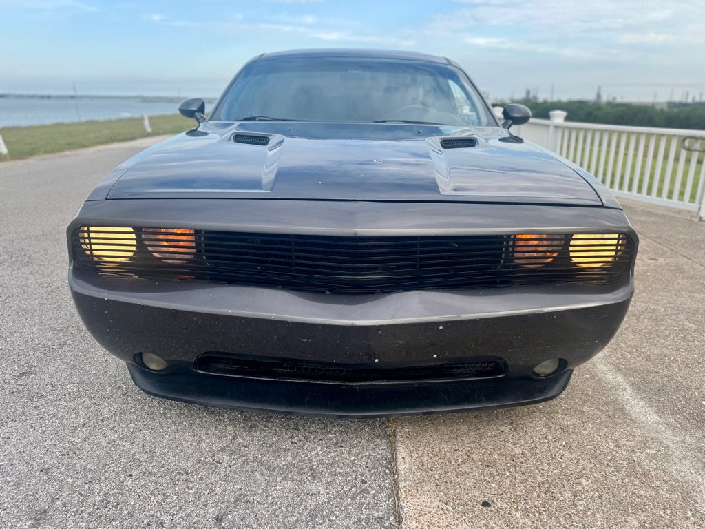 Used 2013 Dodge Challenger SXT RWD image 3