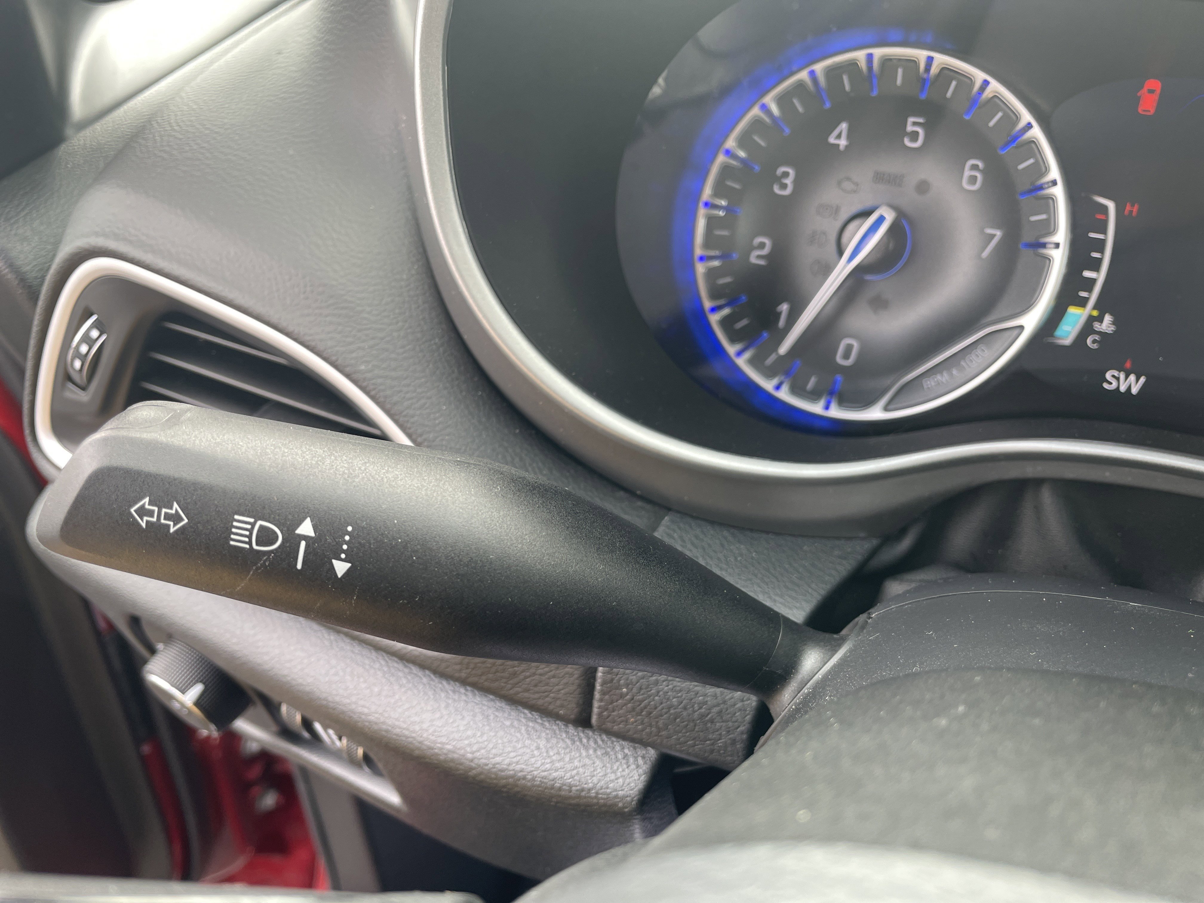 Used 2025 Chrysler Pacifica Select image 18