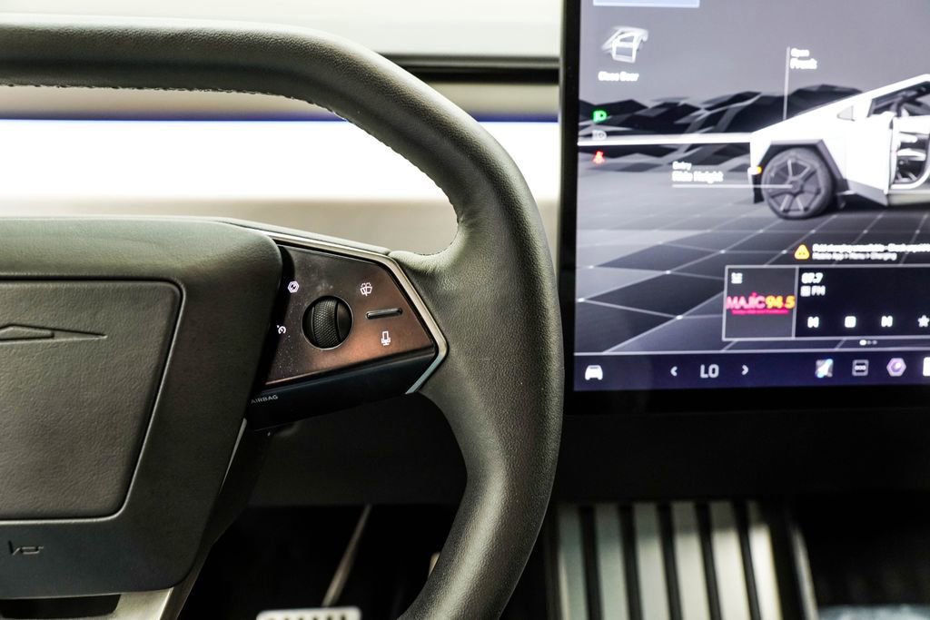Used 2024 Tesla Cybertruck AWD Crew Cab image 35