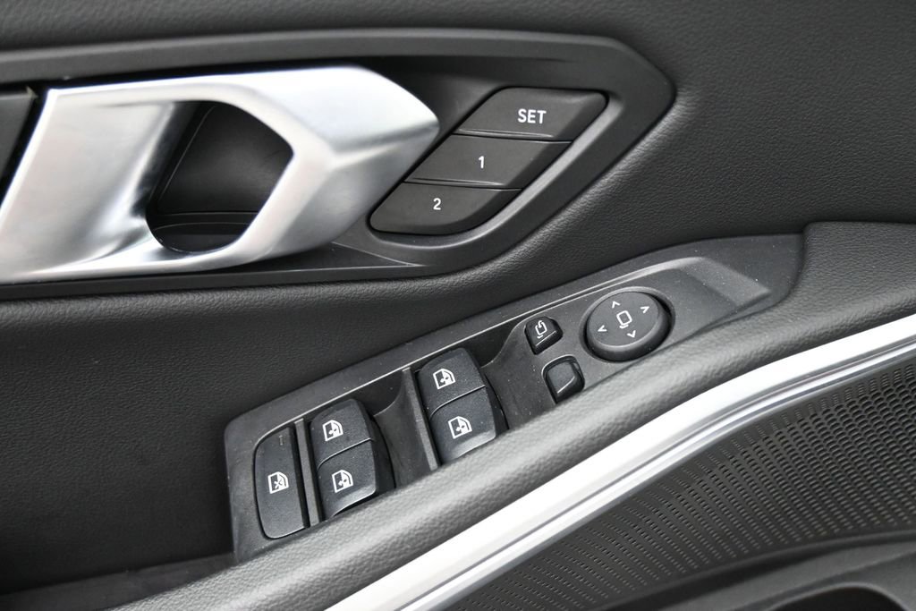Used 2024 BMW 330i Sedan RWD image 4