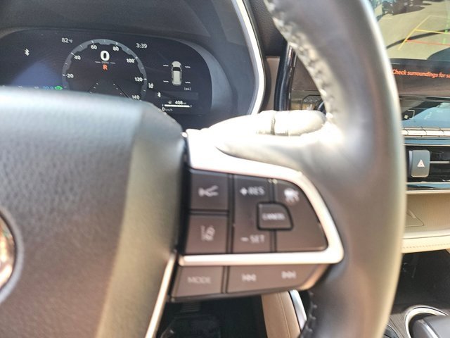 Used 2023 Toyota Highlander Limited image 22