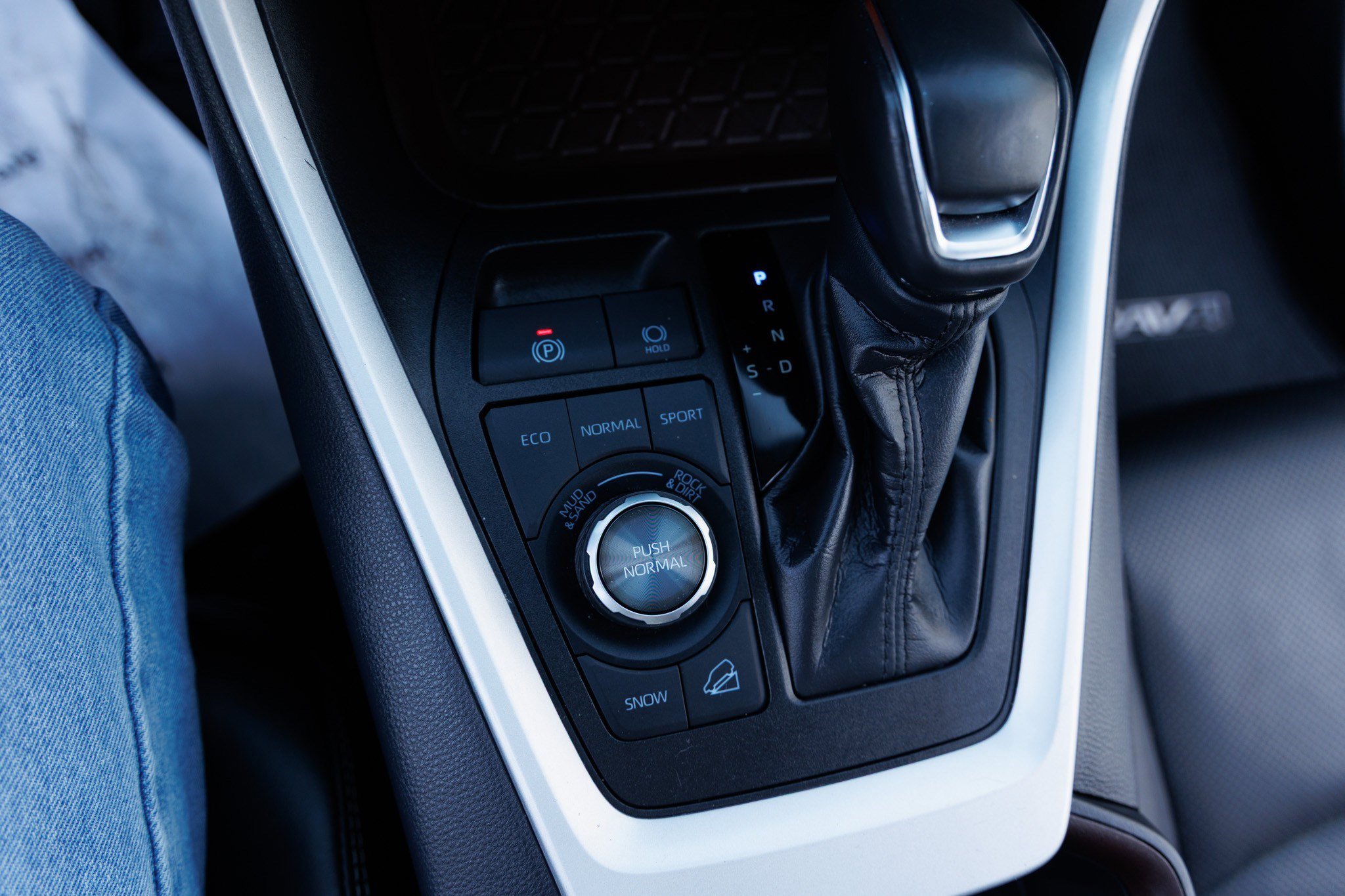 Used 2024 Toyota RAV4 Limited image 27