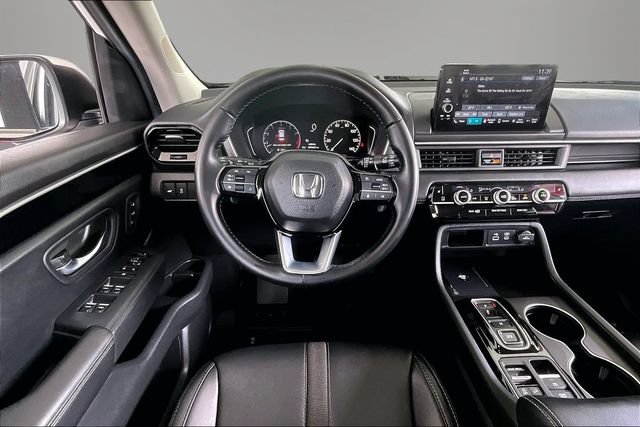 Used 2025 Honda Pilot EX-L image 8