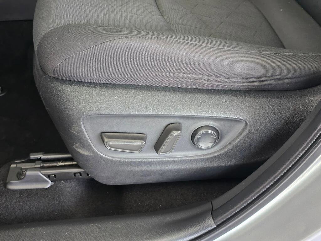 Used 2024 Toyota RAV4 XLE AWD/4WD image 23