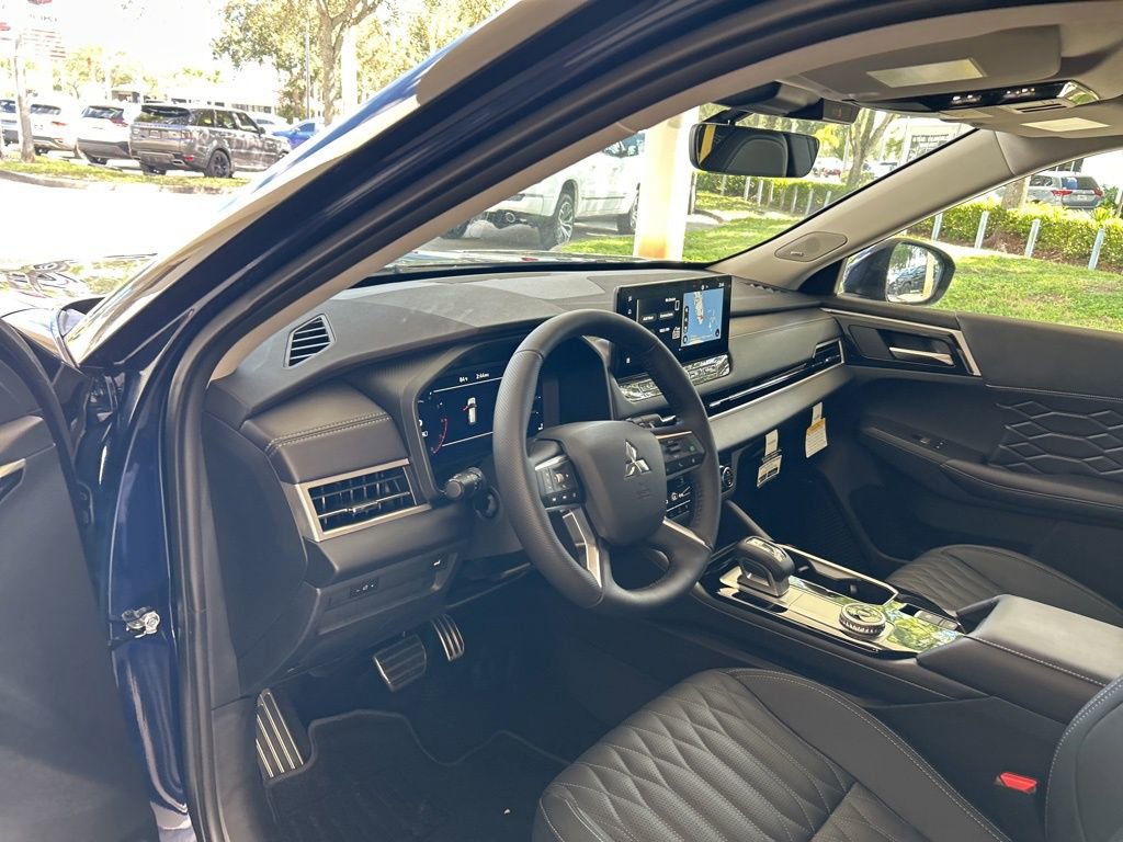 New 2025 Mitsubishi Outlander SEL image 6