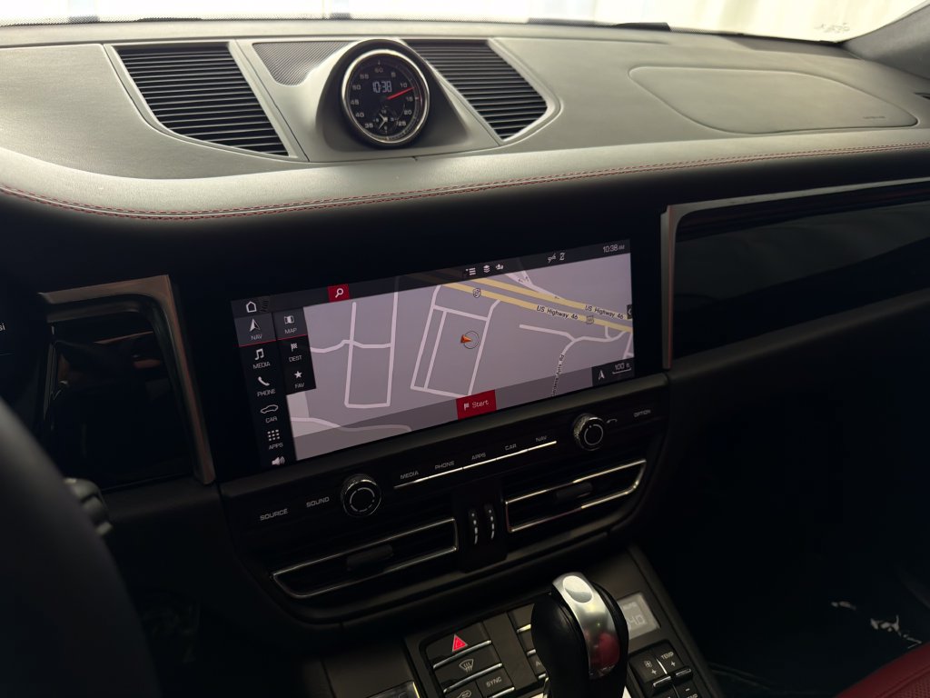 Certified 2021 Porsche Macan S AWD/4WD image 22