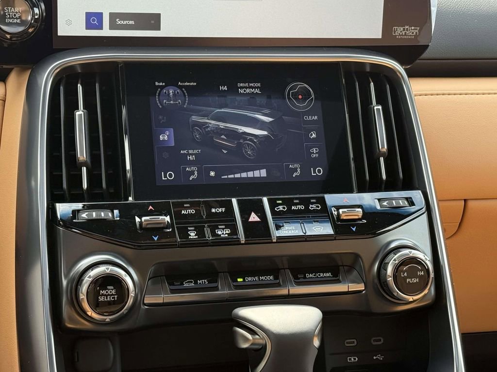 New 2025 Lexus LX 600 4WD w/ Premium Package image 14