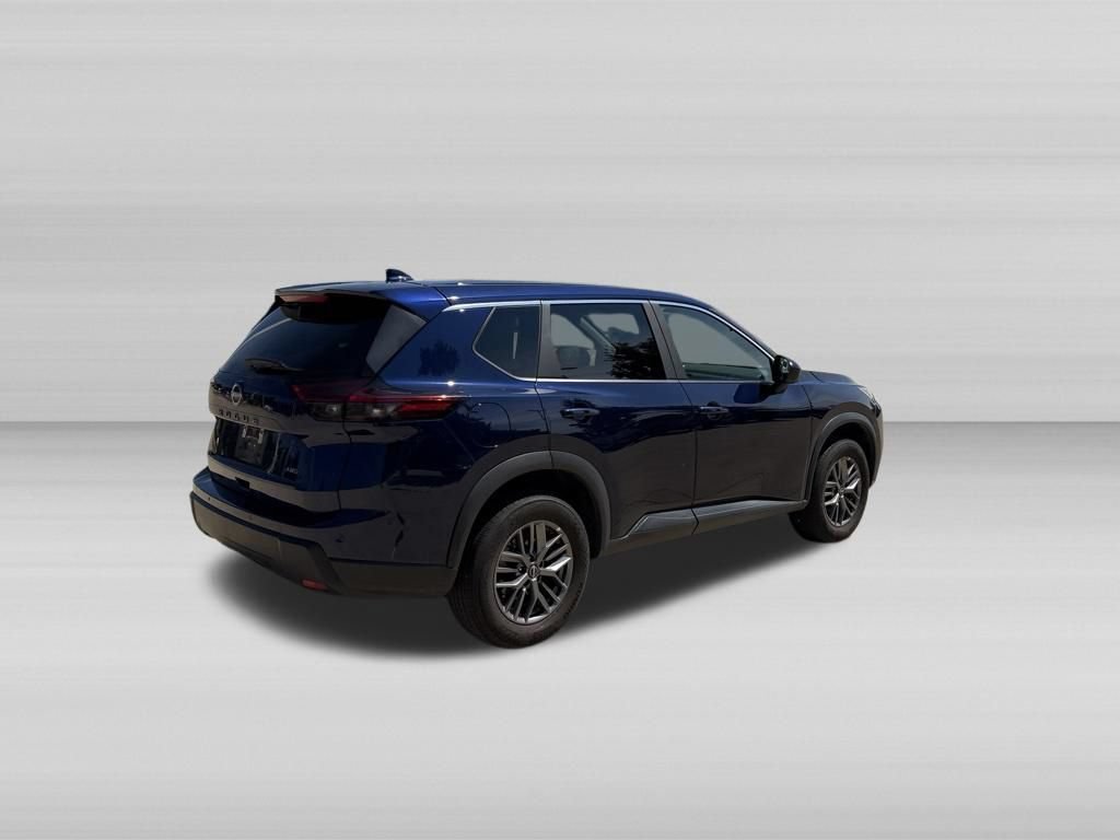 Used 2026 Nissan Rogue SV AWD/4WD image 4