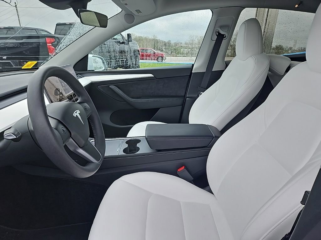 Used 2024 Tesla Model Y Long Range image 14